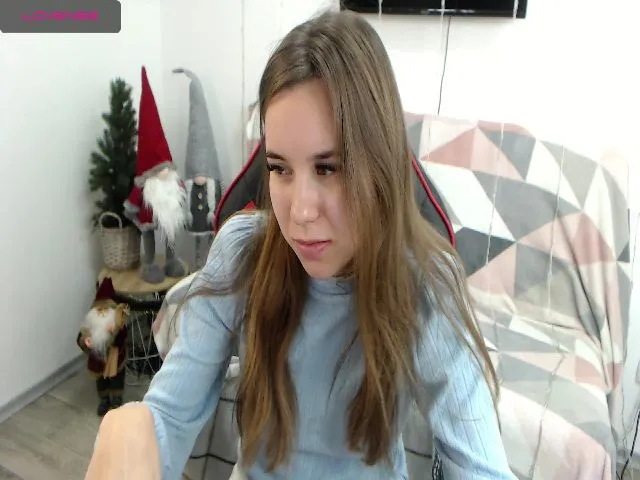Live sex webcam photo for RoseMoet #271994229