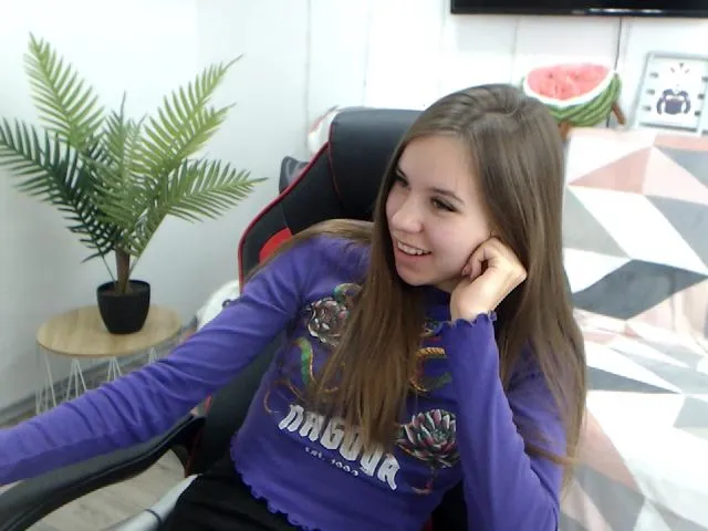 Live sex webcam photo for RoseMoet #272435097