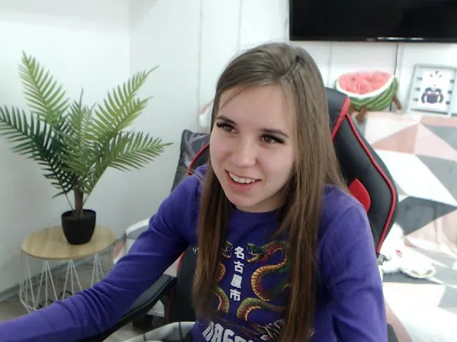Live sex webcam photo for RoseMoet #272435737