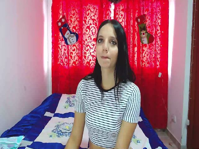 Live sex webcam photo for Roseann__ #271684796