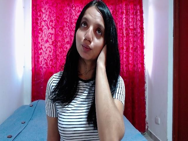 Live sex webcam photo for Roseann__ #272742759