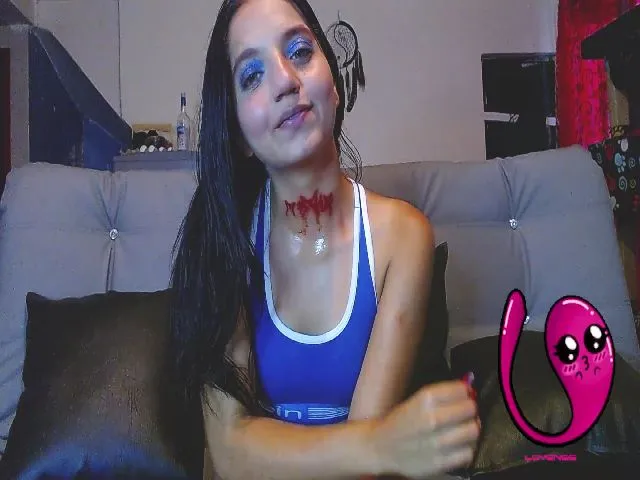 Live sex webcam photo for Roseann__ #273692625