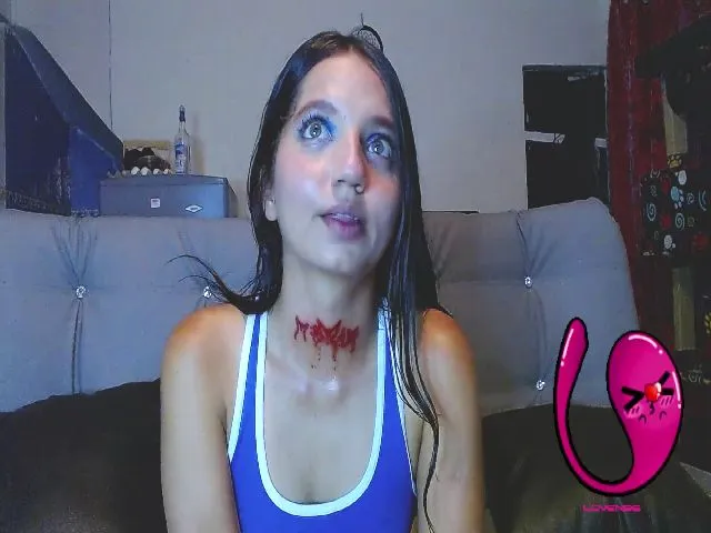 Live sex webcam photo for Roseann__ #273694918