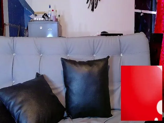 Live sex webcam photo for Roseann__ #273767456