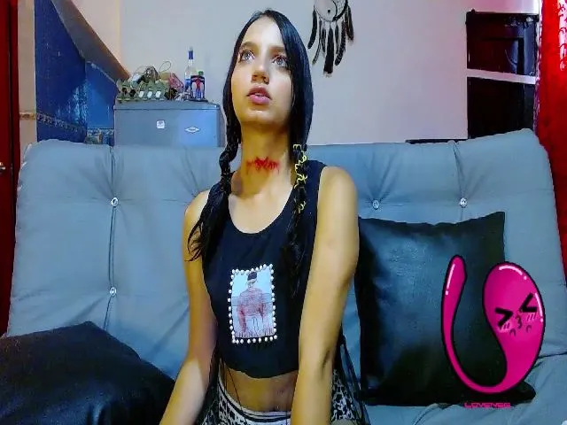 Live sex webcam photo for Roseann__ #273839929