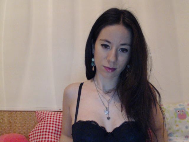 Live sex webcam photo for RoselynMoon #273153820