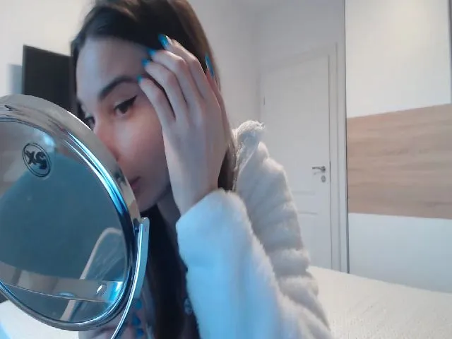 Live sex webcam photo for RosesLovee #271759482