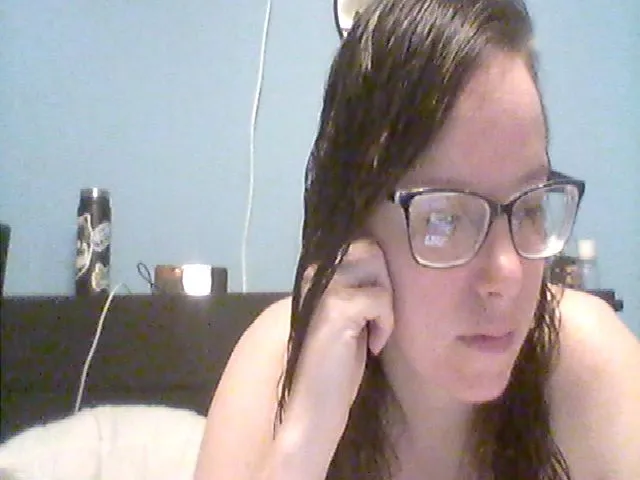 Live sex webcam photo for Roseycheeks22 #272902250