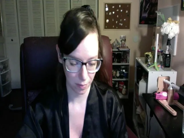 Live sex webcam photo for Roseycheeks22 #272995050