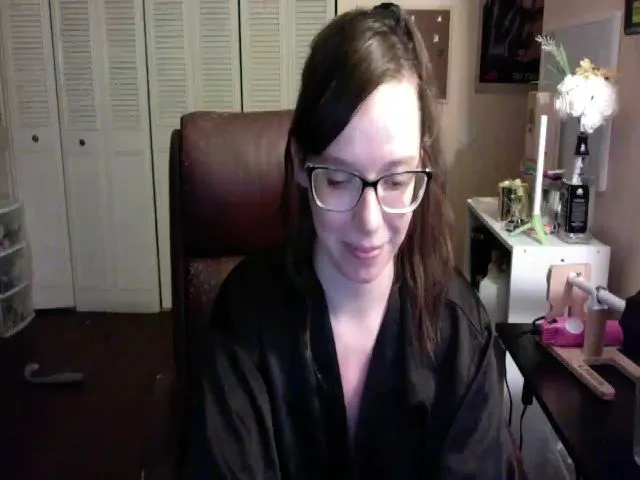 Live sex webcam photo for Roseycheeks22 #272996750