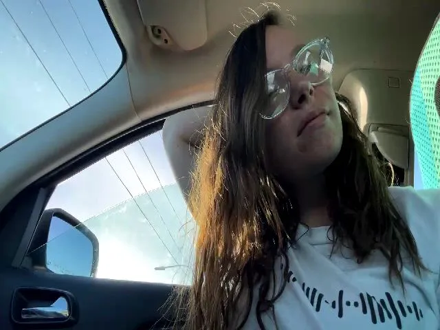 Live sex webcam photo for Roseycheeks22 #273095001