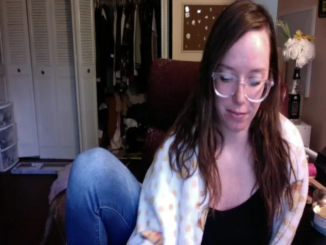 Live sex webcam photo for Roseycheeks22 #273154151