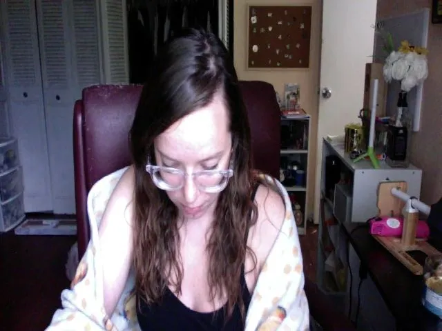 Live sex webcam photo for Roseycheeks22 #273154308