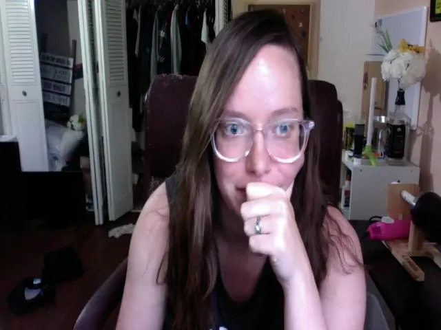 Live sex webcam photo for Roseycheeks22 #273204136