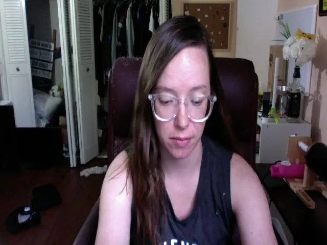 Live sex webcam photo for Roseycheeks22 #273204185