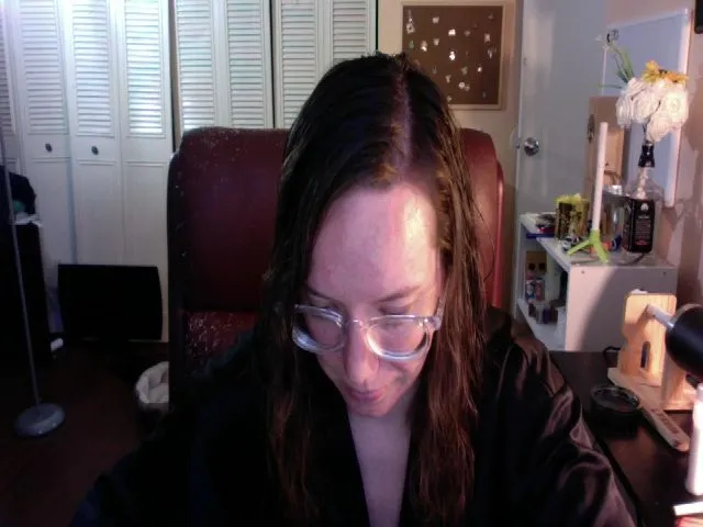 Live sex webcam photo for Roseycheeks22 #273362087