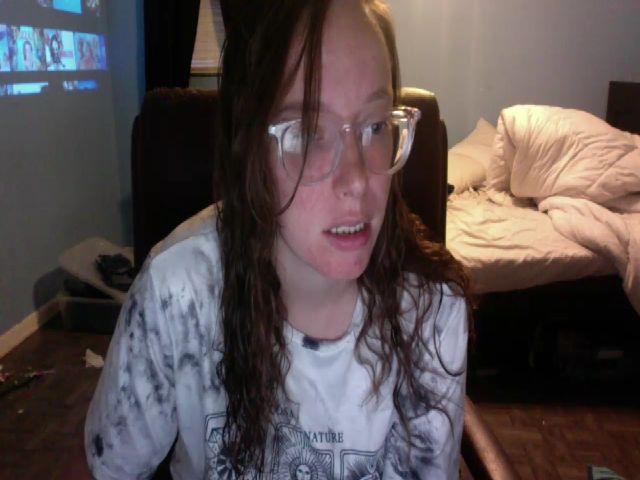 Live sex webcam photo for Roseycheeks22 #274253984