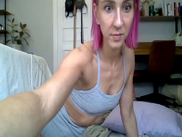 Live sex webcam photo for Rosieinpink #273265308