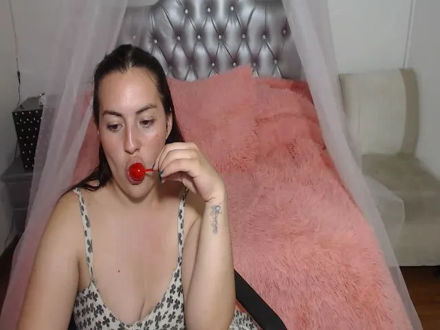 Live sex webcam photo for RouseePrety #272025185