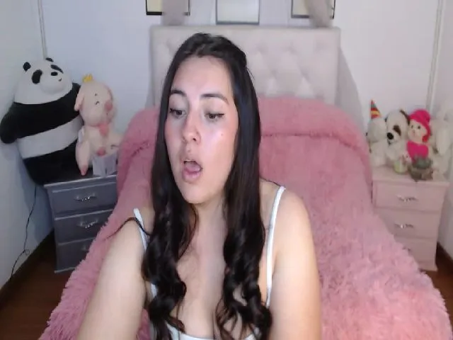 Live sex webcam photo for RouseePrety #273677422