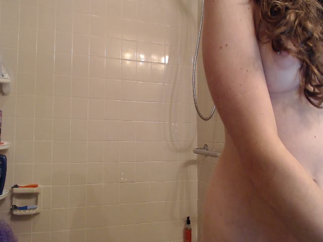 Live sex webcam photo for RoxieGBIV #273809046