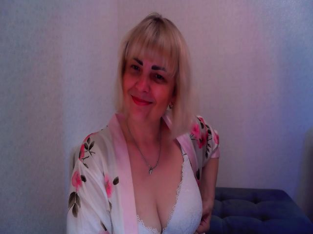 Live sex webcam photo for Roxie_Taylor #273313679