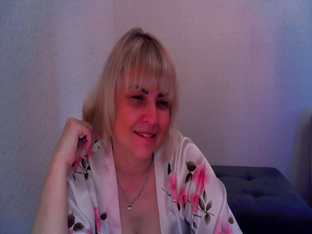 Live sex webcam photo for Roxie_Taylor #273313756