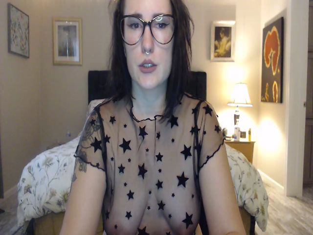 Live sex webcam photo for Roxxxisin #273192562