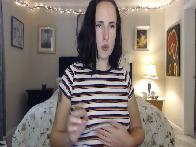 Live sex webcam photo for Roxxxisin #273767448