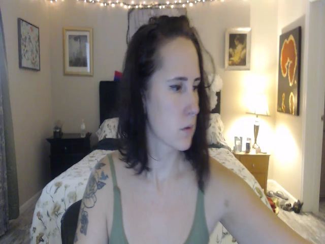 Live sex webcam photo for Roxxxisin #273859650