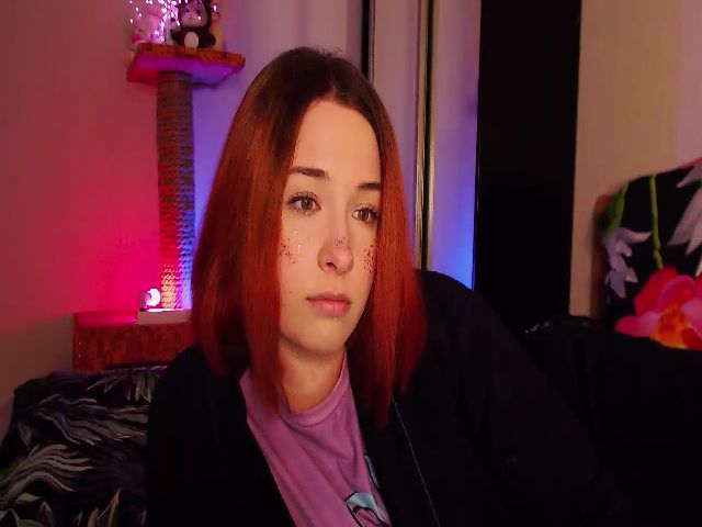 Live sex webcam photo for Roxy_Di #271843112