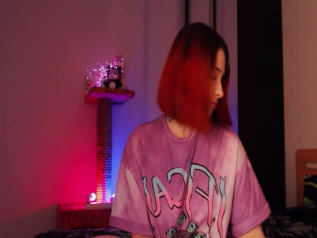Live sex webcam photo for Roxy_Di #271844955