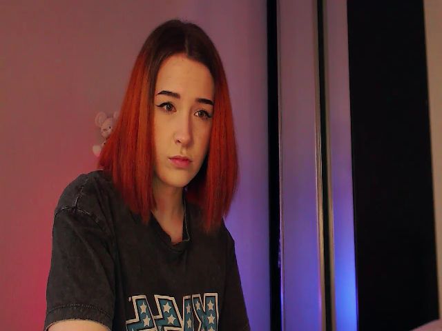 Live sex webcam photo for Roxy_Di #271966367
