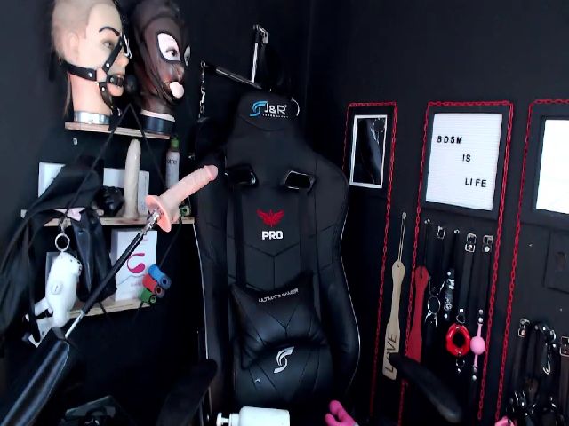 Live sex webcam photo for Rubi_slave #271803281