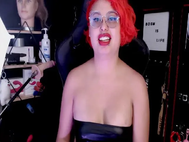 Live sex webcam photo for Rubi_slave #272686395