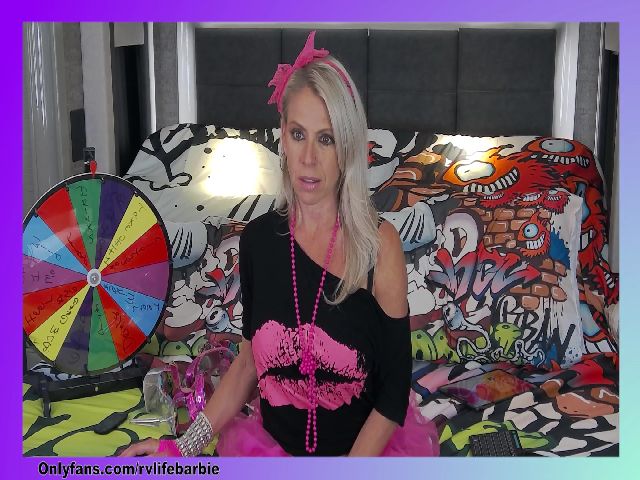 Live sex webcam photo for Rvlifebarbie #272931358