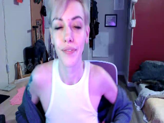 Live sex webcam photo for Rylandbaby #271984883