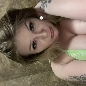 Live sex webcam photo for S3xGodd3ss #292806952