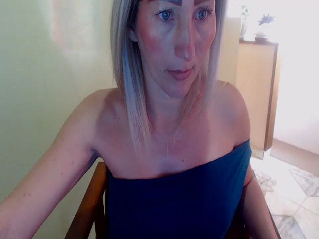 Live sex webcam photo for SHAYRA_ #271955421