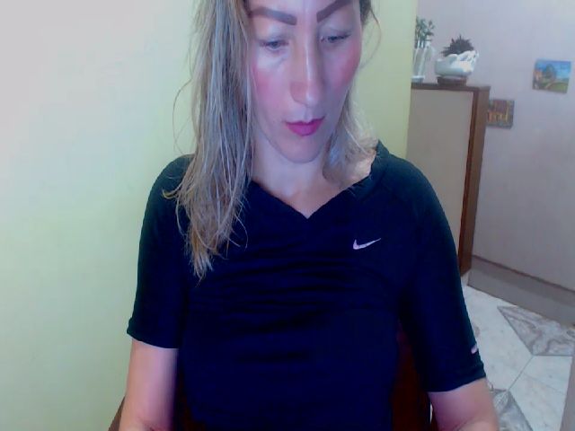 Live sex webcam photo for SHAYRA_ #272696609