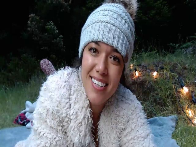 Live sex webcam photo for SLOTHYFOXY #273556836