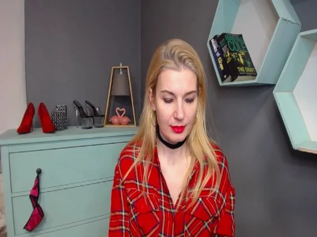 Live sex webcam photo for SOFIExMFC #272362132