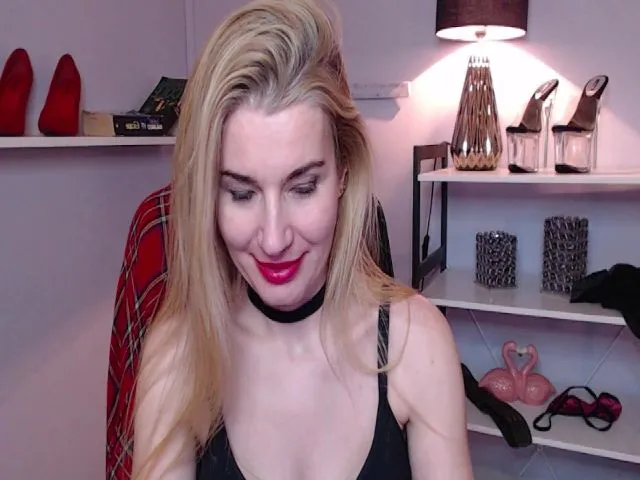 Live sex webcam photo for SOFIExMFC #272495514
