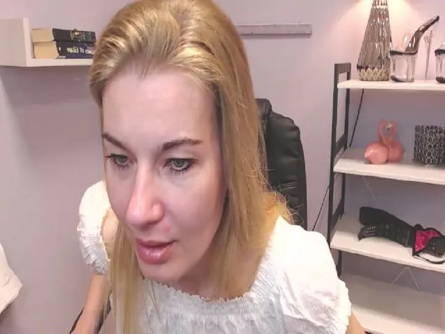 Live sex webcam photo for SOFIExMFC #273313919