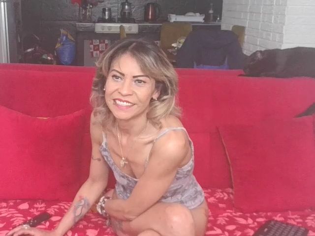 Live sex webcam photo for SOPHI_SOMERS #272102188