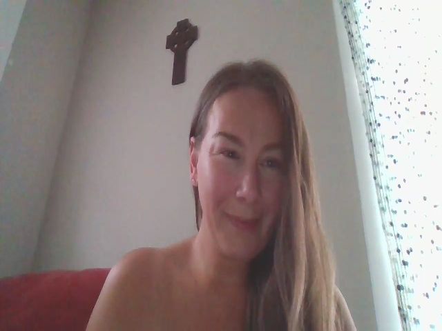 Live sex webcam photo for SUNSHINEPEACE #274383038