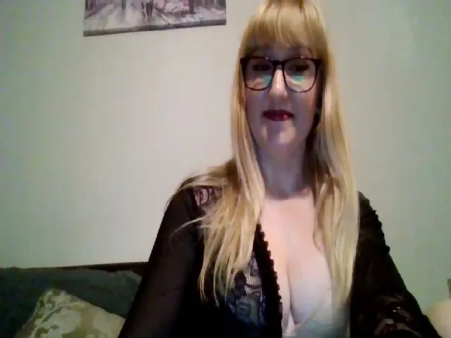 Live sex webcam photo for S_O_P_H_I_E_E #272703028