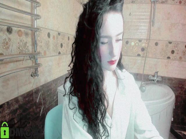 Live sex webcam photo for Sabriinaa #272131793