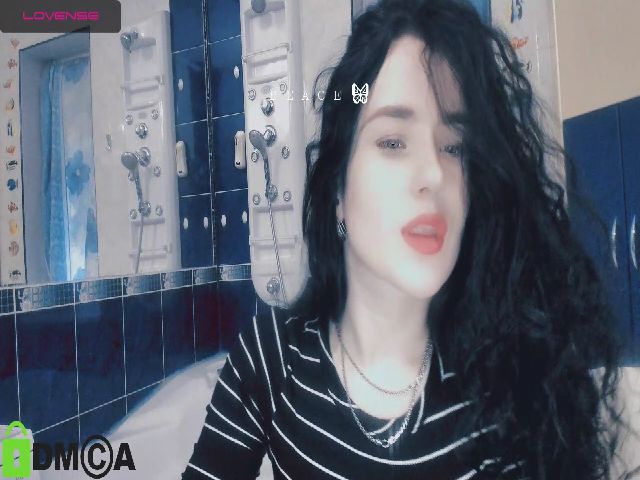 Live sex webcam photo for Sabriinaa #272618633