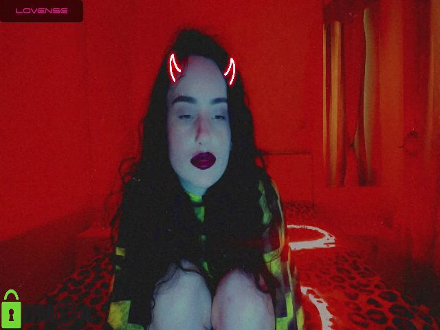 Live sex webcam photo for Sabriinaa #273312165